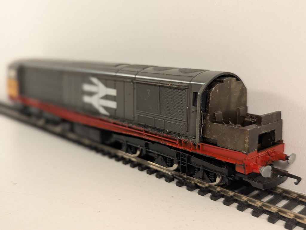 Hornby OO Gauge BR Class 58 Bassetlaw Railfreight Poor Runner