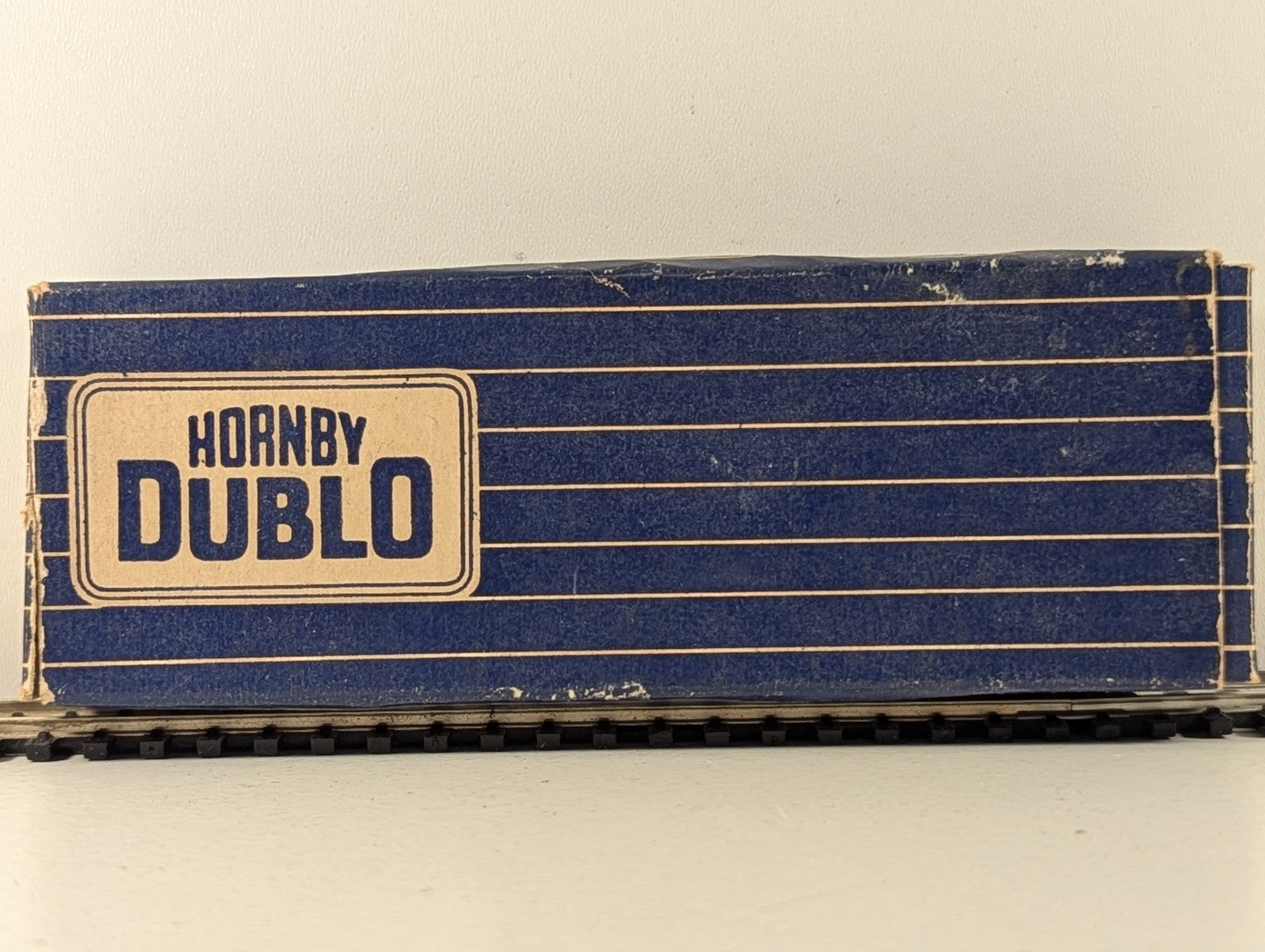 Hornby Dublo D1 Ventilated Van OO Gauge - Boxed