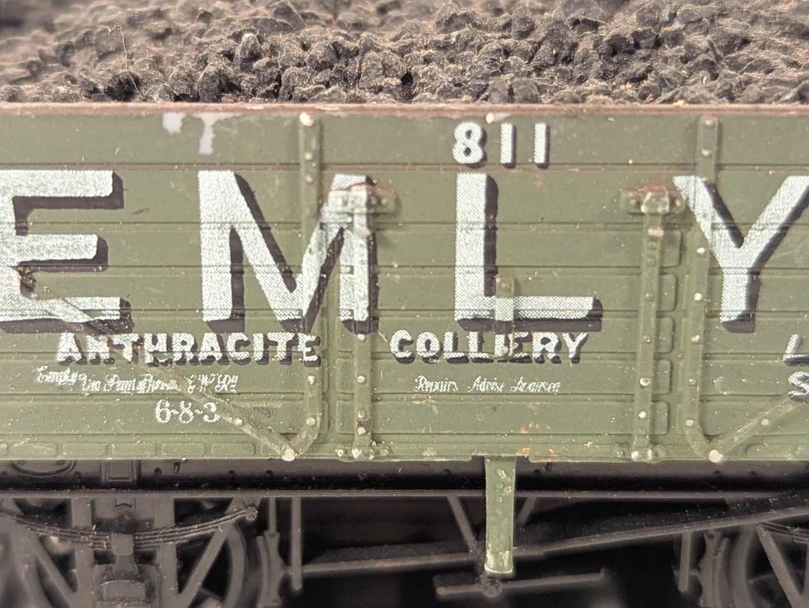 Dapol OO Gauge 7 Plank Open Wagon 811 Emlyn Anthracite Colliery Green