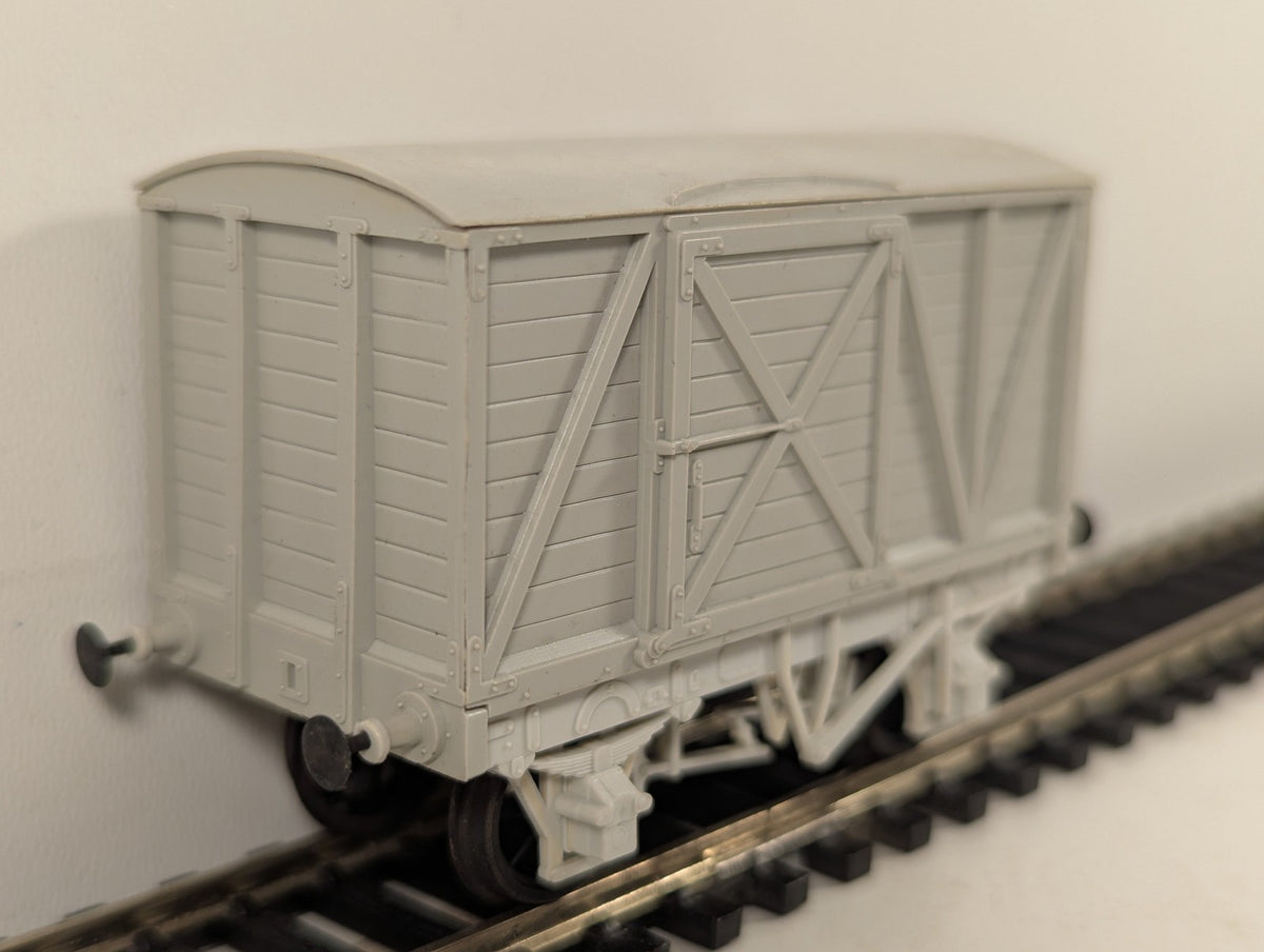 Slater's Plastikard OO Gauge Midland Railway 8 Ton Covered Van (Diagram 244)