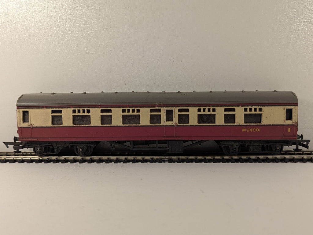 Tri-ang OO Gauge BR Mk1 Composite Coach Passenger Coach M24001