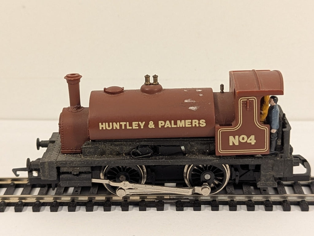 Hornby OO Gauge Holden Class 101 0-4-0ST Locomotive Huntley & Palmer