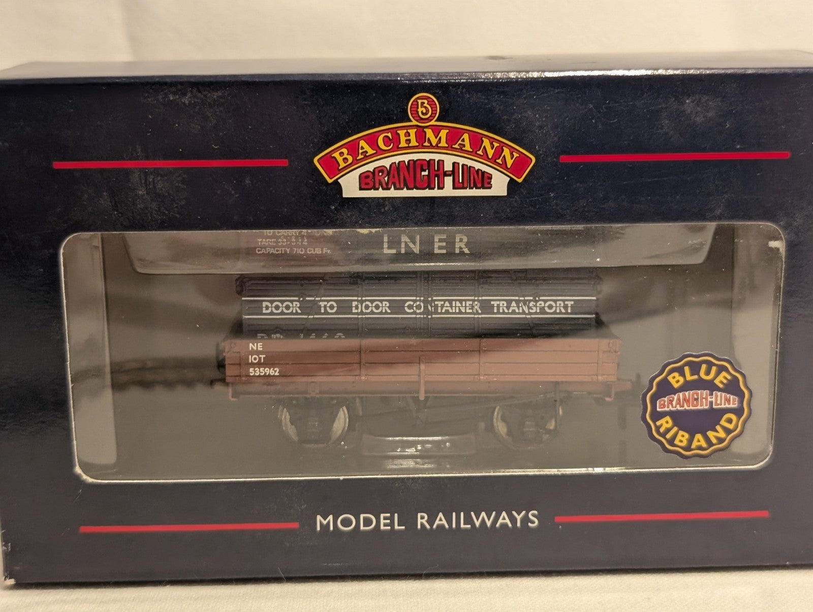 Bachmann Branchline 37-929 3-Plank Wagon – LNER Blue with BD Container