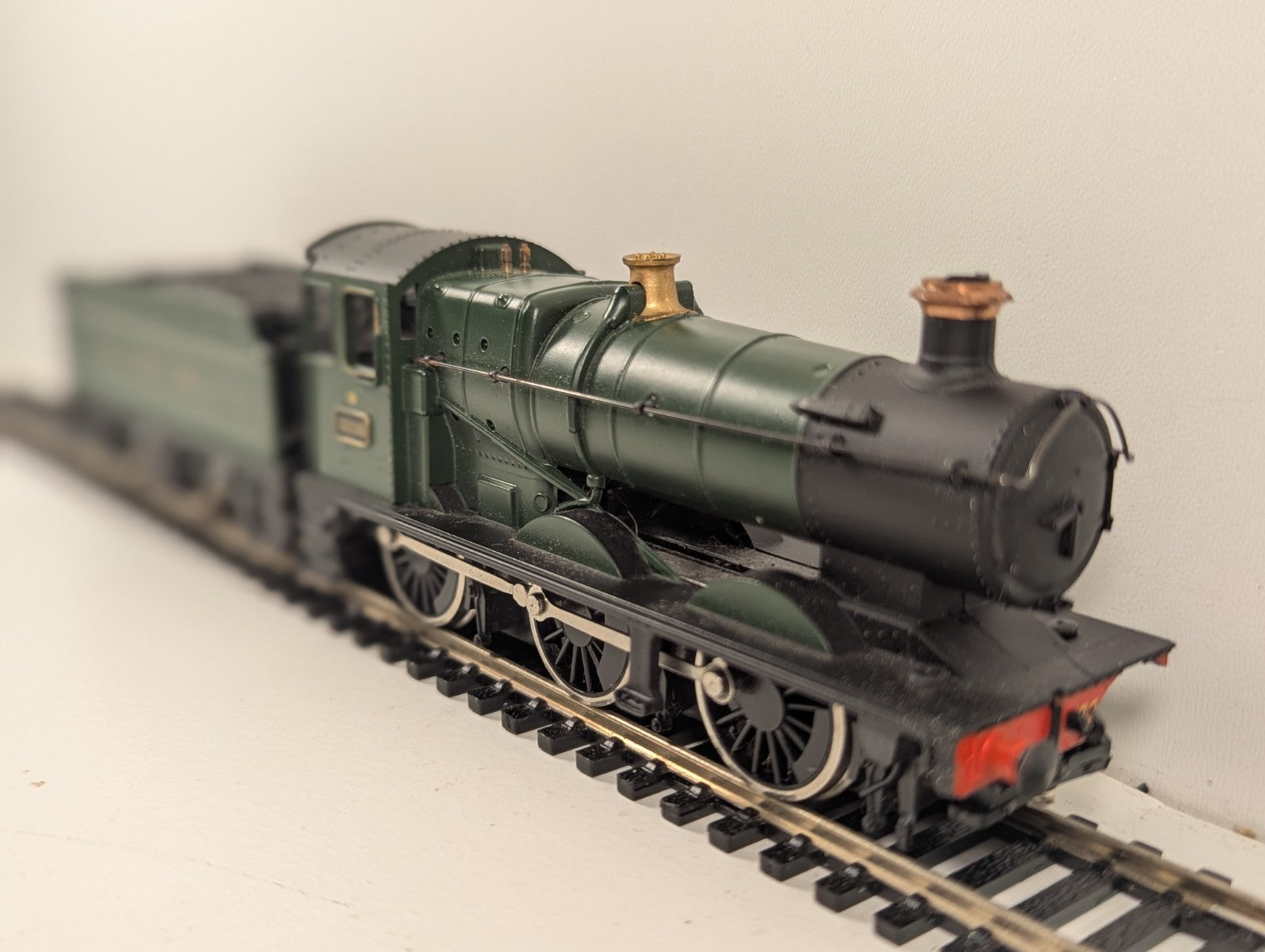 Mainline OO Gauge Collett Goods 2251 0-6-0 Steam Loco – Buffer Damage