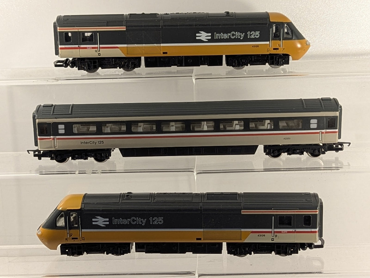 Hornby OO Gauge Class 43 High Speed Train Pack InterCity 125 43125 / 43126