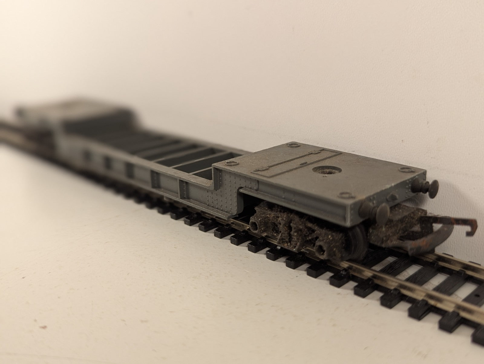 Tri-ang R118 Bogie Well Wagon Goods Wagon 41917 Grey