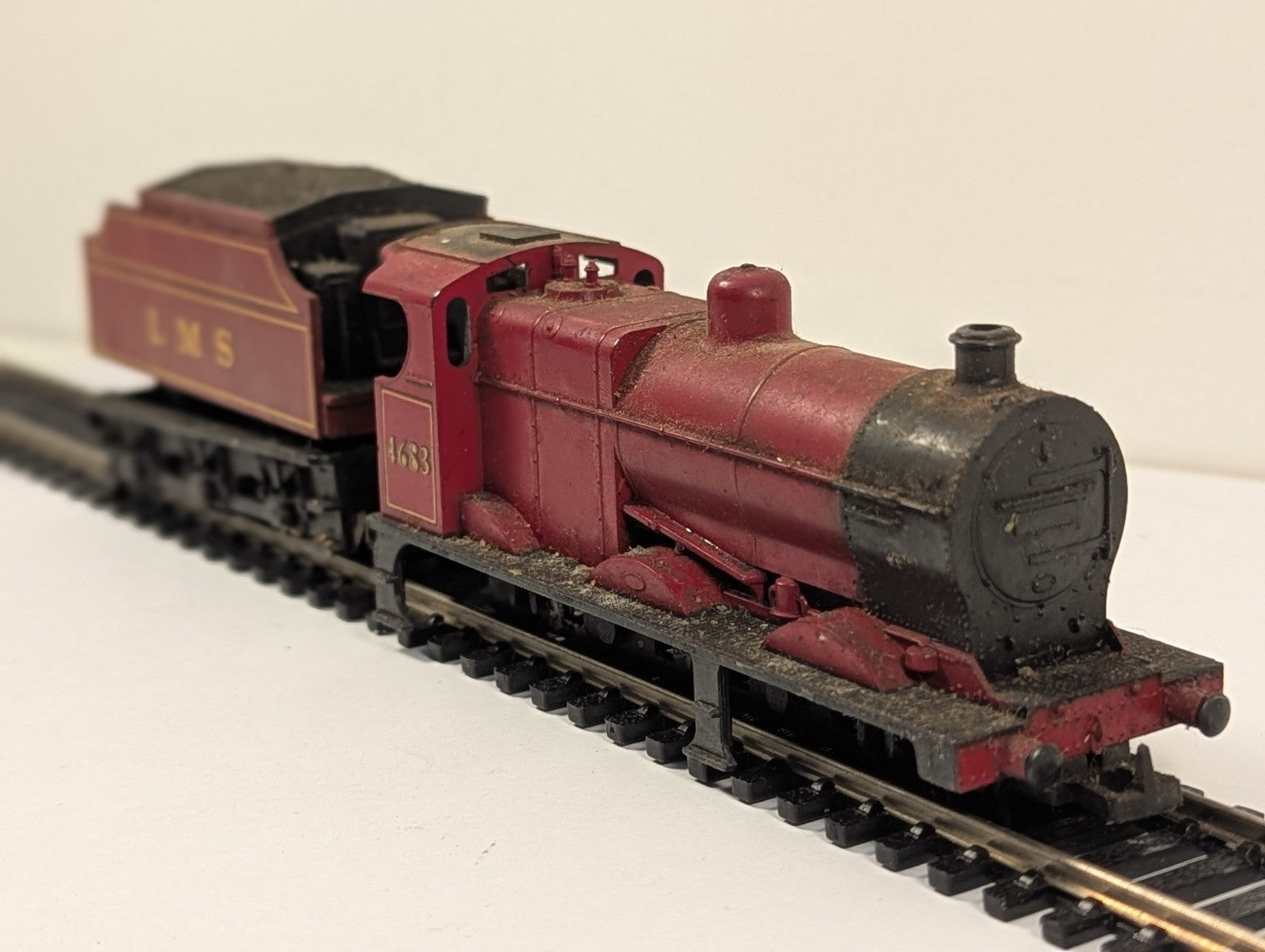 Lima L201702 HO Gauge Class 4F 0-6-0 4683 LMS Crimson – Spares/Repair