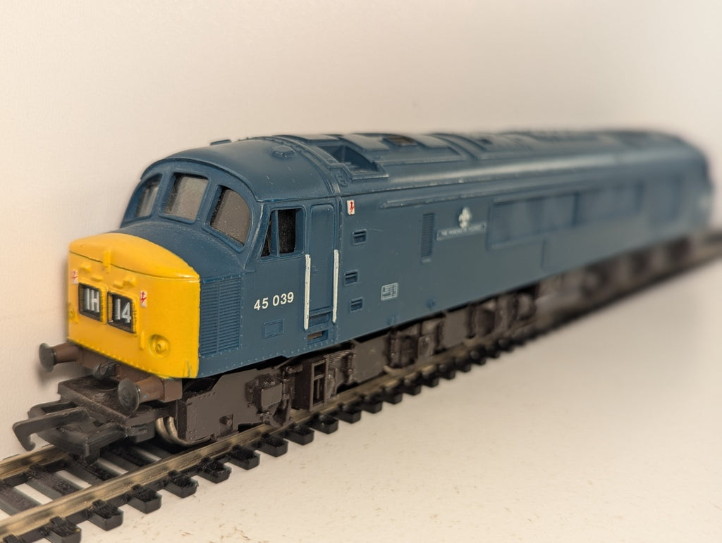 Mainline OO Gauge Class 45 'The Manchester Regiment' Locomotive 45