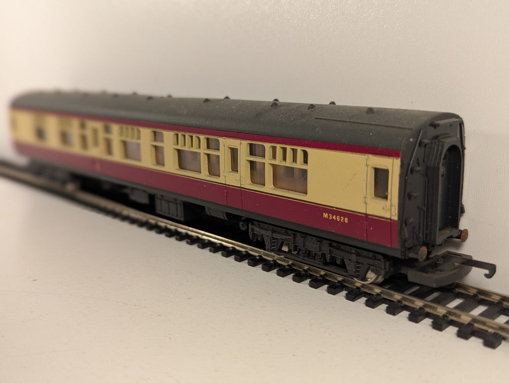Lima OO Gauge LMS Stanier Corridor First Passenger Coach M34628