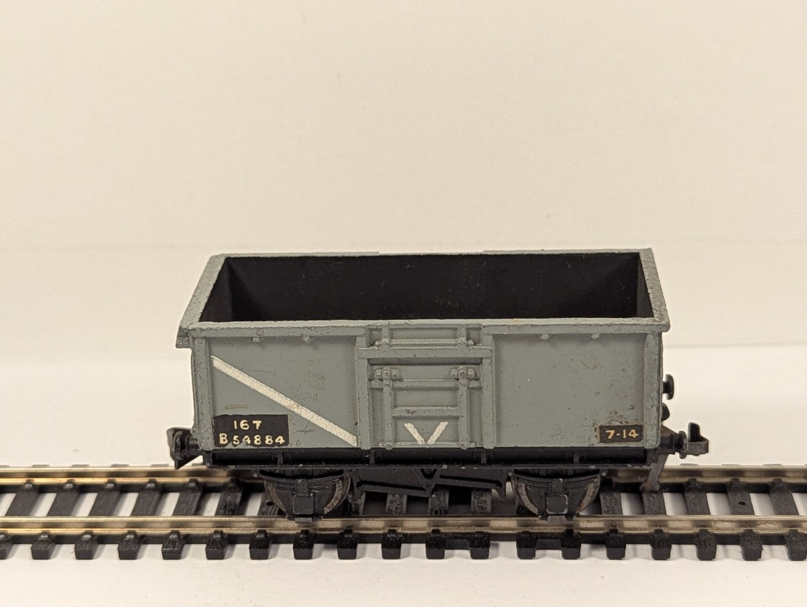Hornby Dublo OO Gauge 16T Grey Mineral Wagon