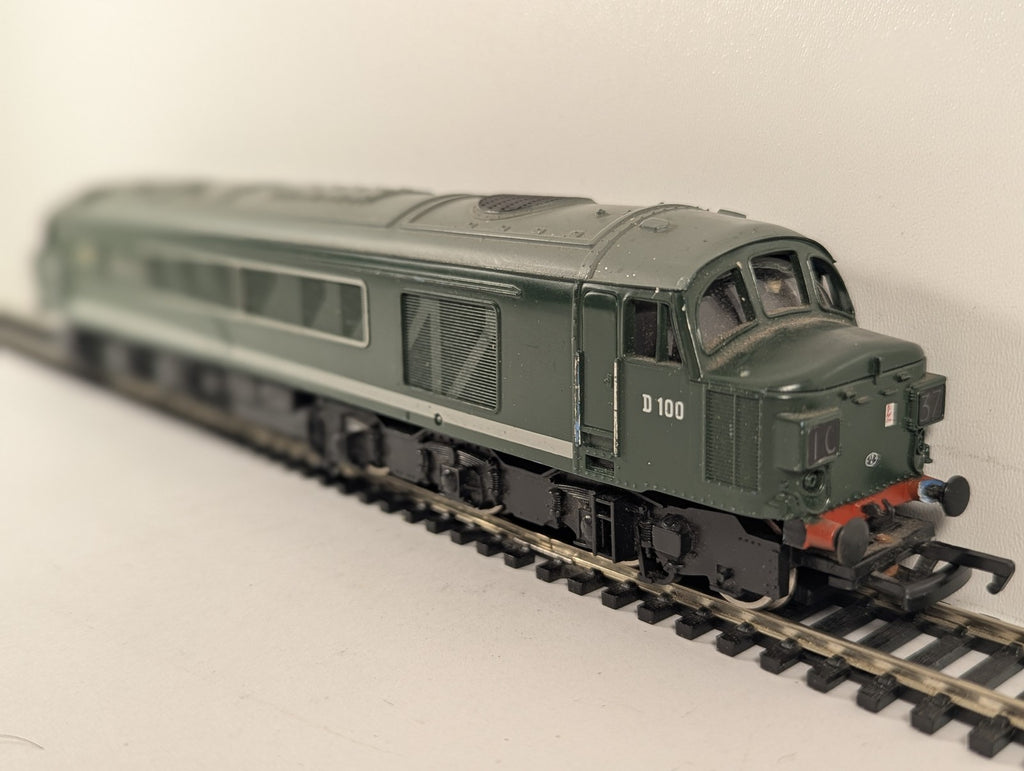 Mainline OO Gauge Class 45 Sherwood Forester Diesel Locomotive D100 BR Green