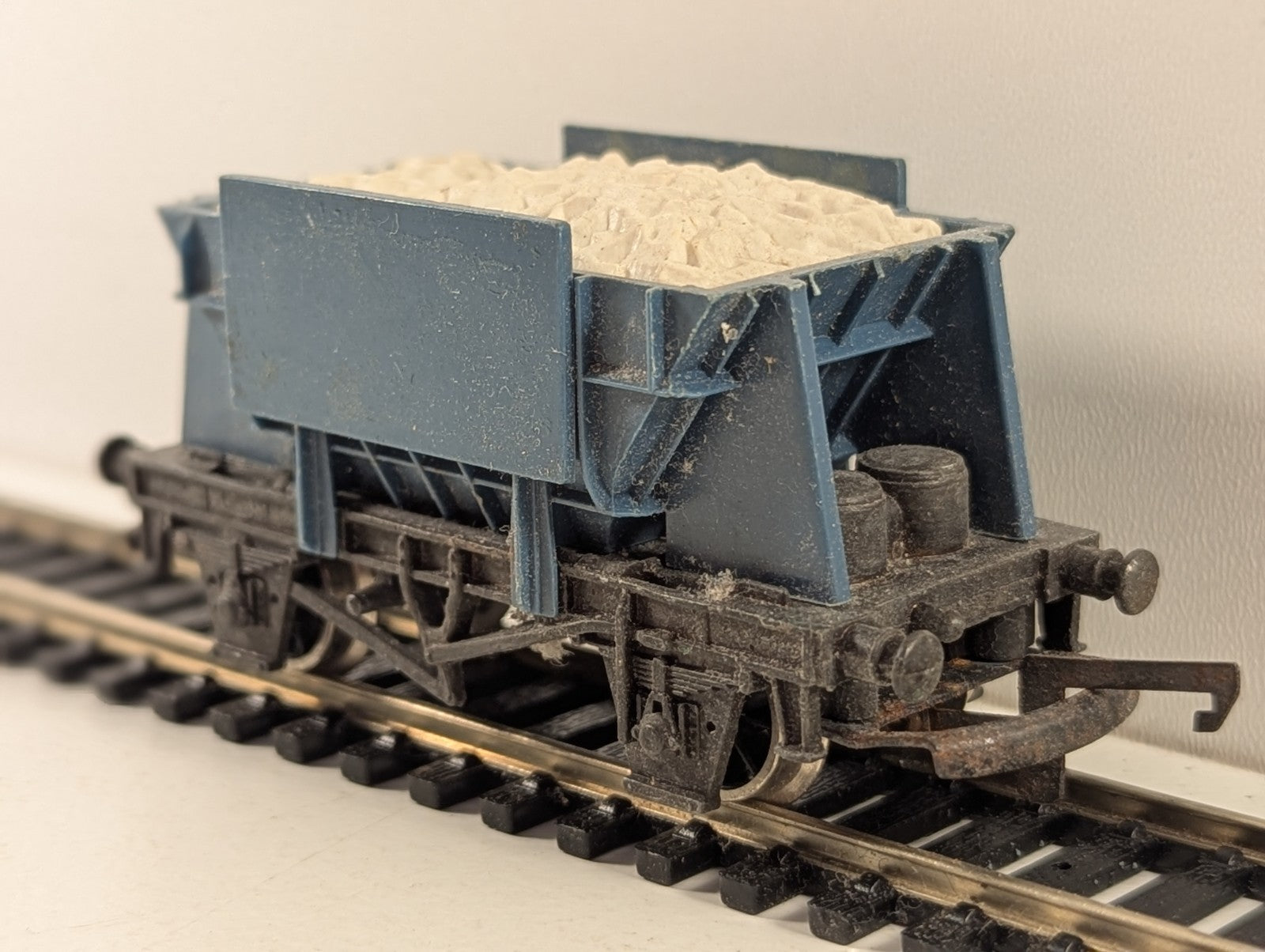 Wrenn 21 Ton Hopper Wagon OO Gauge - Missing Decals