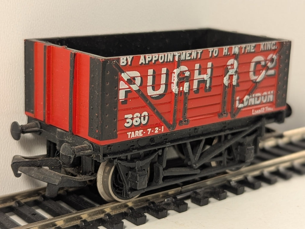 Hornby R010 OO Gauge Pugh & Co 7 Plank Wagon - Boxed