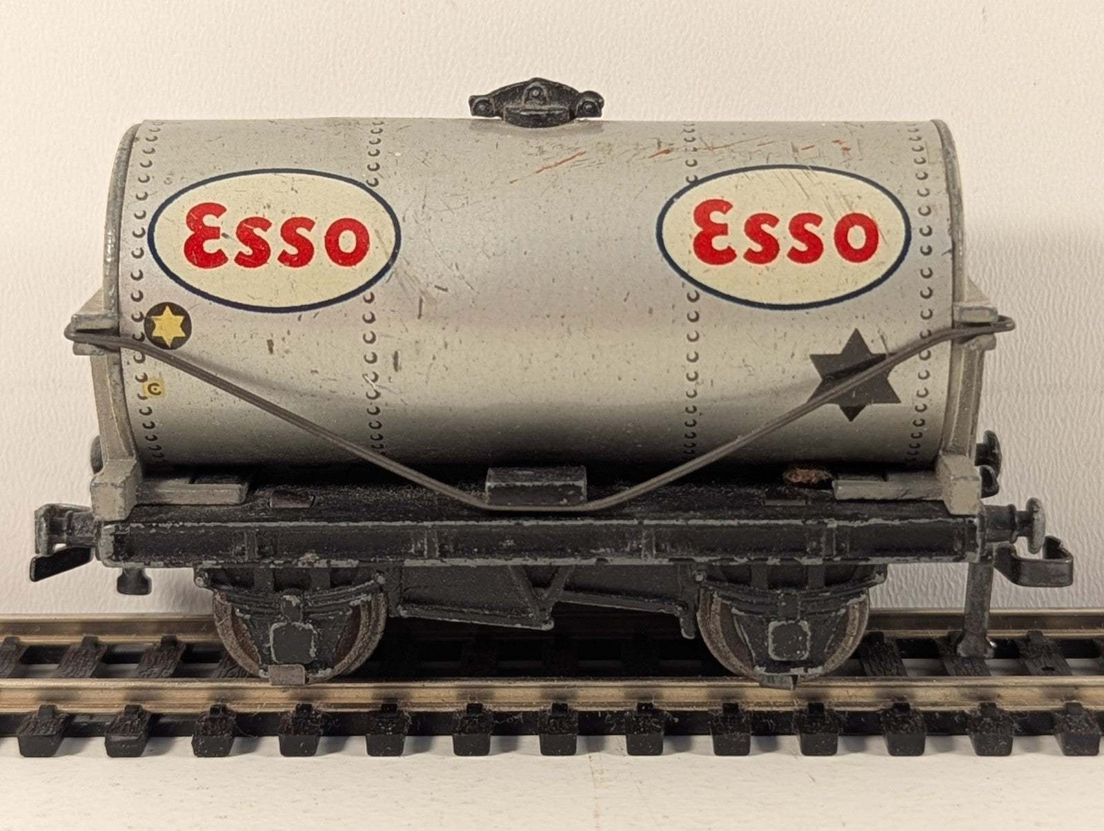 Hornby Dublo Esso Tank Wagon OO Gauge