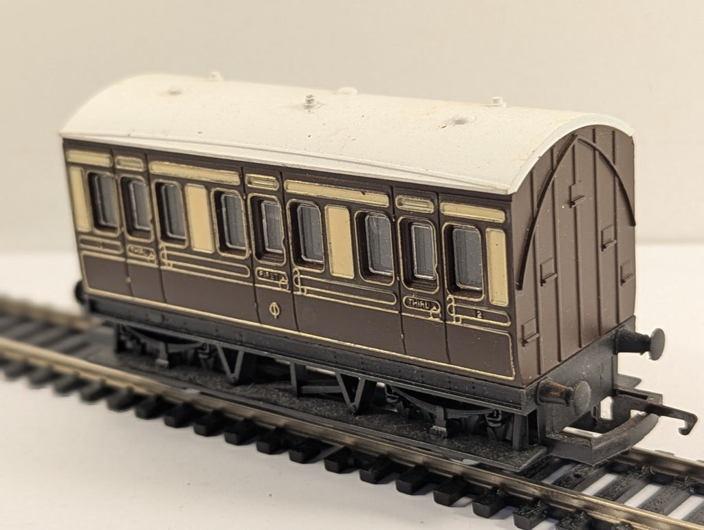 Hornby R446 OO Gauge GWR 4-Wheel Composite Coach