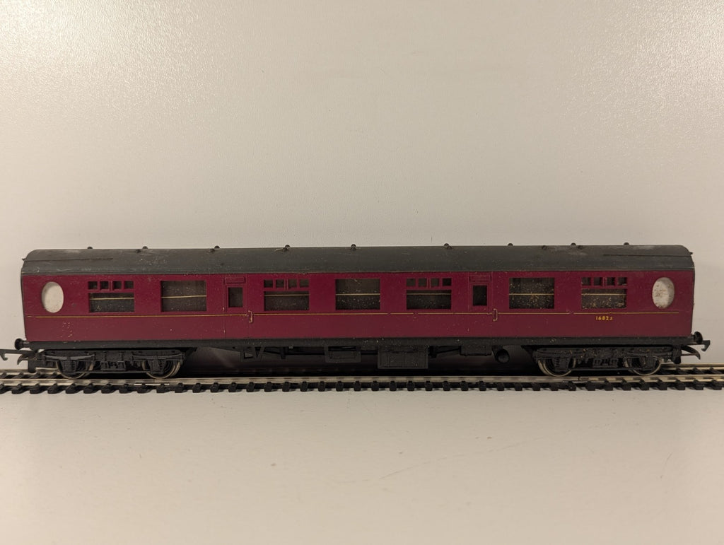 Hornby OO Gauge British Railways Composite Coach BR Maroon