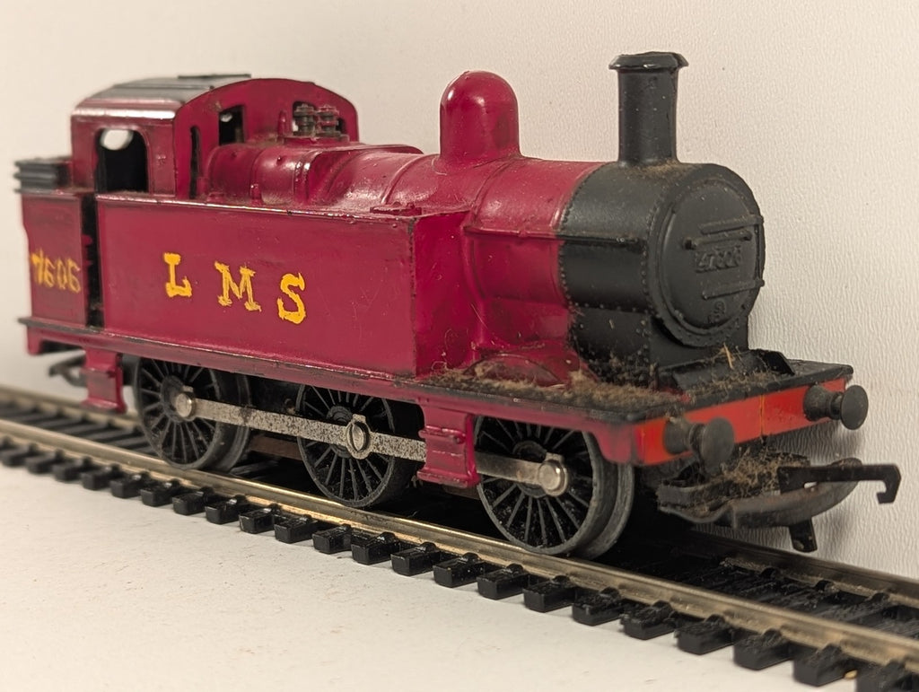Tri-ang OO Gauge Class 3F Jinty 0-6-0T Steam Locomotive 7606 LMS Red (Repaint)