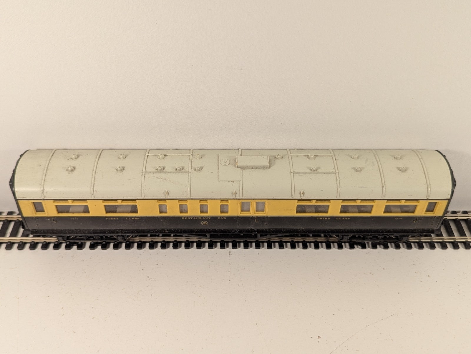 Hornby OO Gauge GWR Collett Restaurant Car
