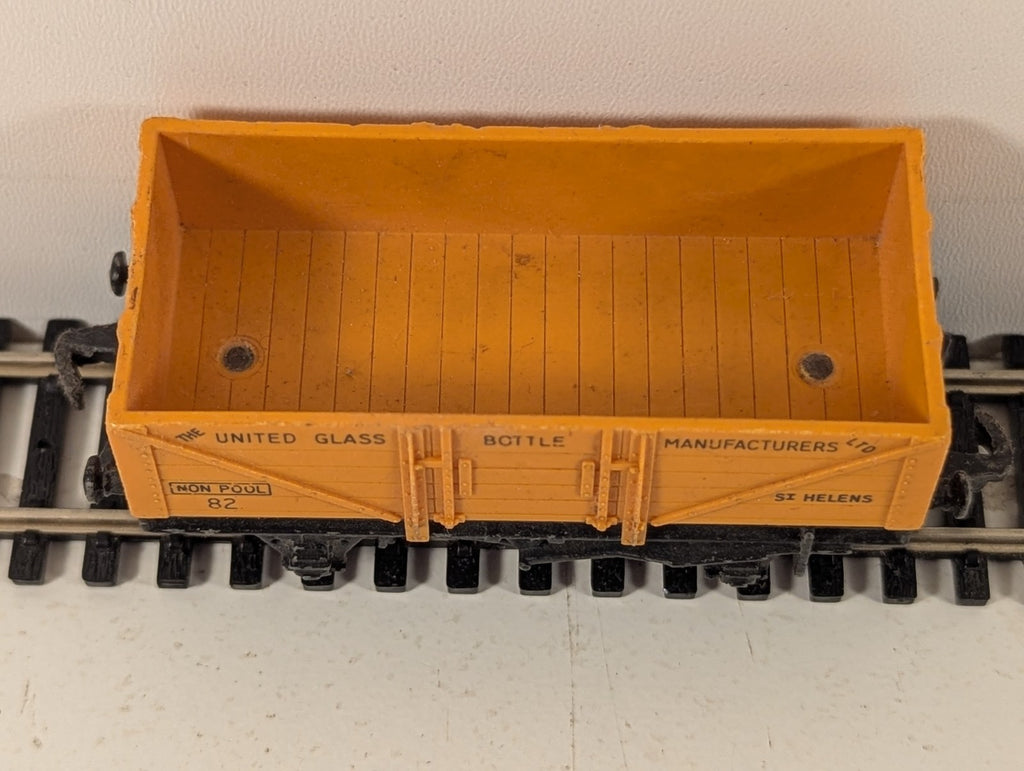 Hornby Dublo United Glass Bottle Manufacturers Wagon OO Gauge - Missing Buffer