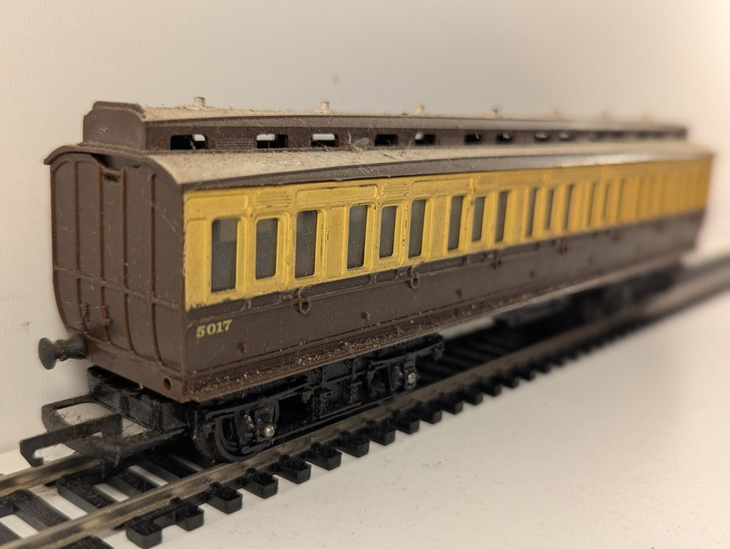 Tri-ang R332 GWR Clerestory Third Class Coach OO Gauge