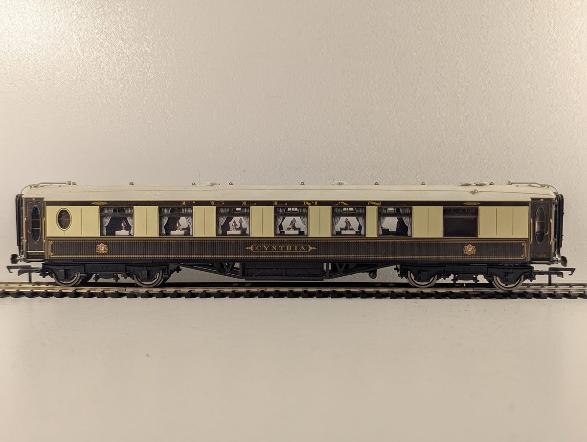 Hornby OO Gauge Pullman First Class Parlour Car 'Cynthia' Passenger Coach