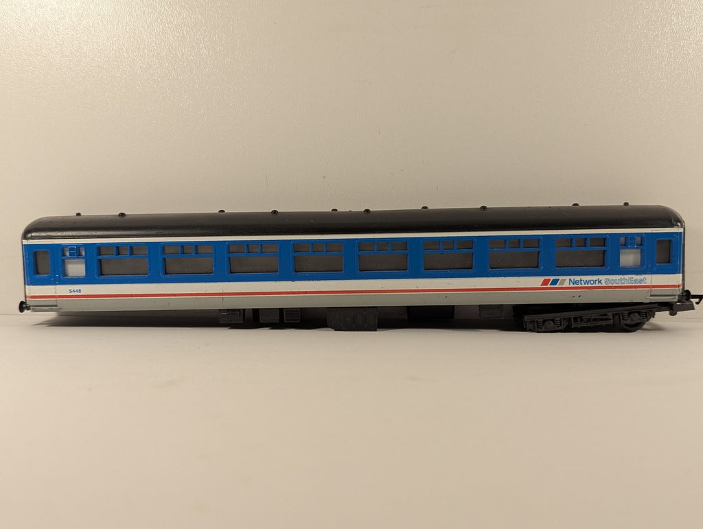Lima OO Gauge British Rail Mark 1 TSO Passenger Coach 5448 Network SouthEast