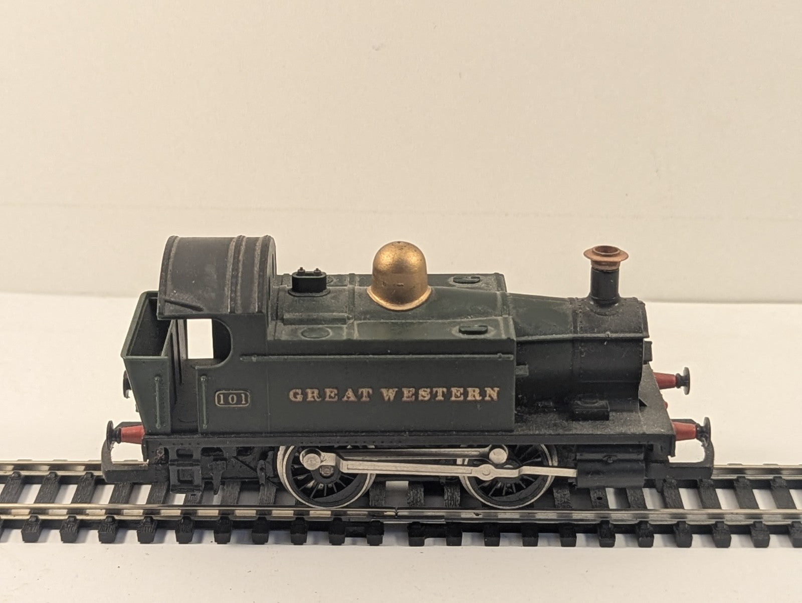 Hornby R077 OO Gauge GWR Class 101 Holden 0-4-0T Tank Locomotive