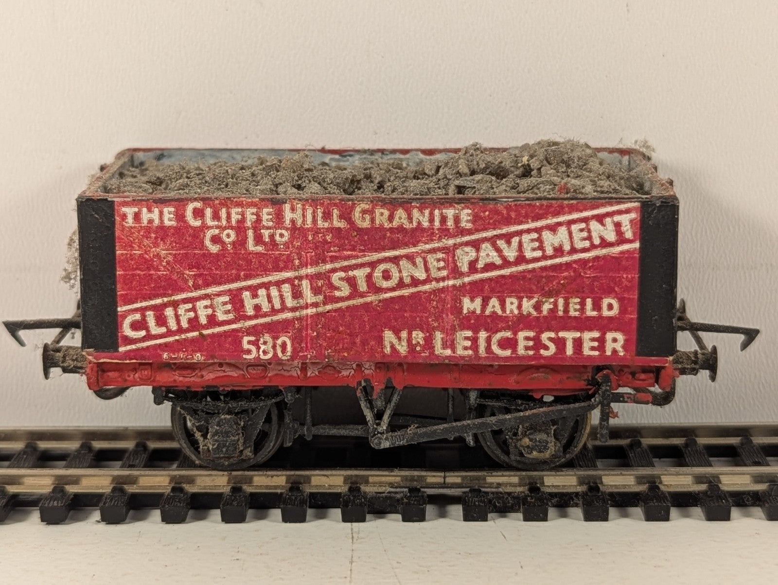 Peco OO Gauge Cliffe Hill Granite Co. Ltd. 5-Plank Wagon Goods Wagon