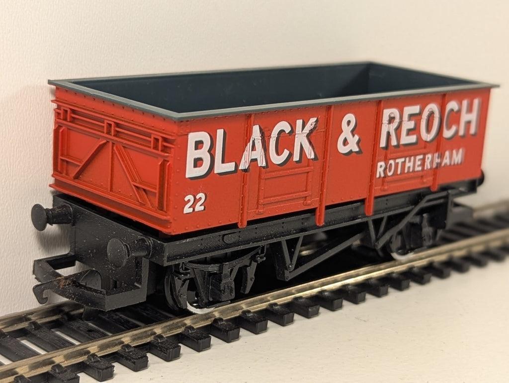 Hornby R.021 OO Gauge “Black & Reoch” Mineral Wagon