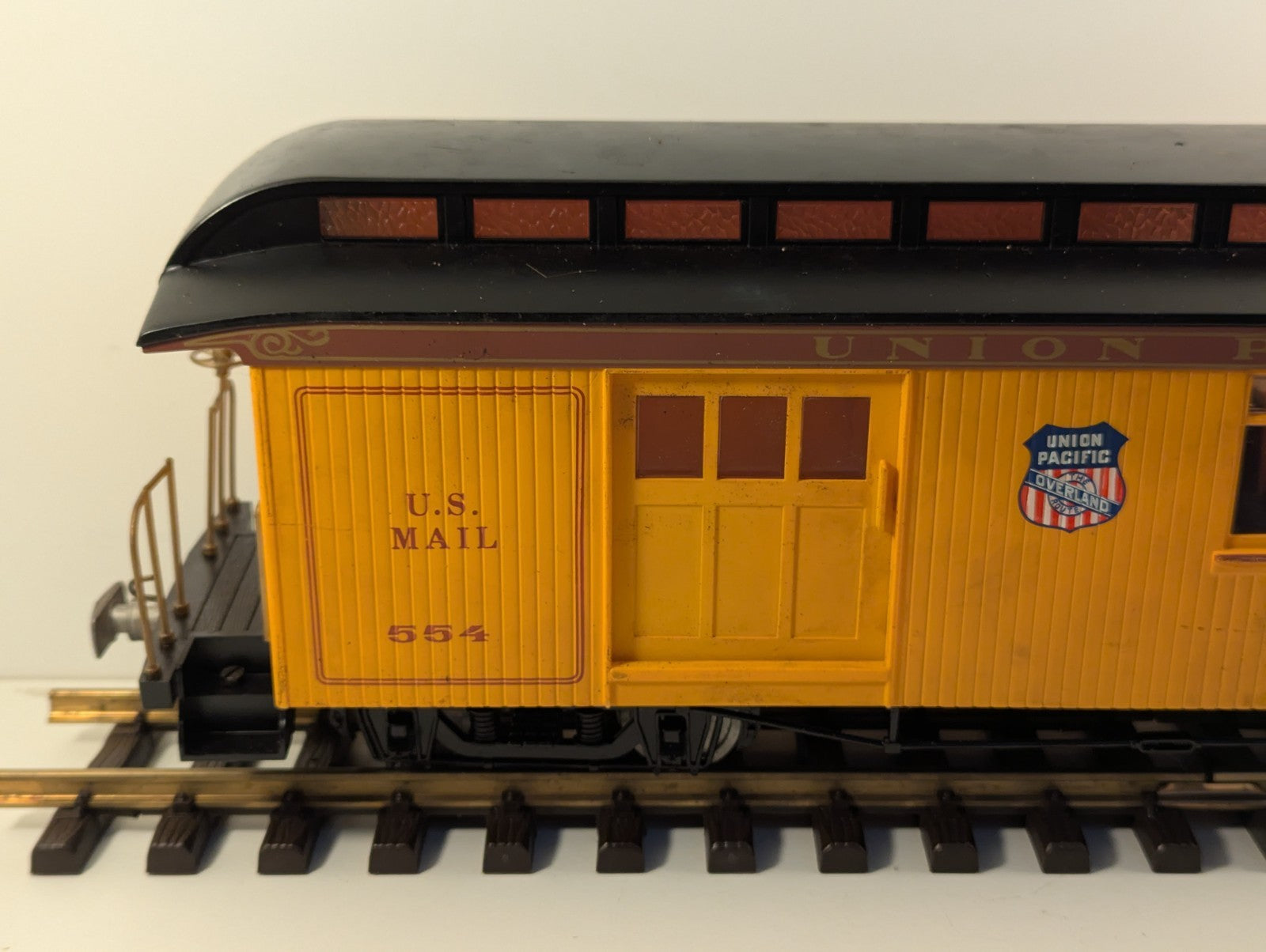 Bachmann Big Haulers G Scale Union Pacific Mail Passenger Car on O Gauge Wheels