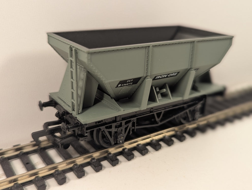 Replica Railways OO Gauge 24T Iron Ore Hopper B436872 boxed