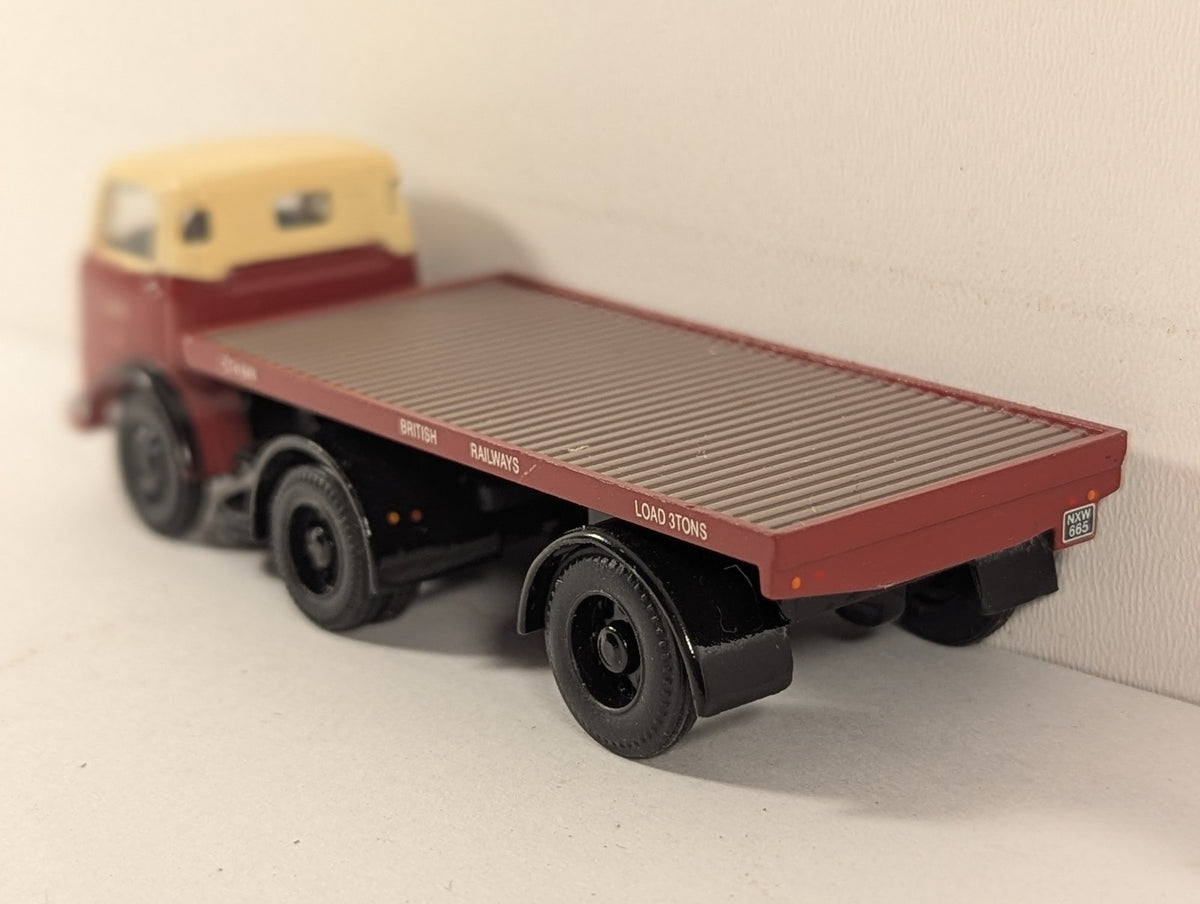 Lledo OO Gauge Karrier Bantam Articulated Flatbed Die-cast Vehicle 3989 N