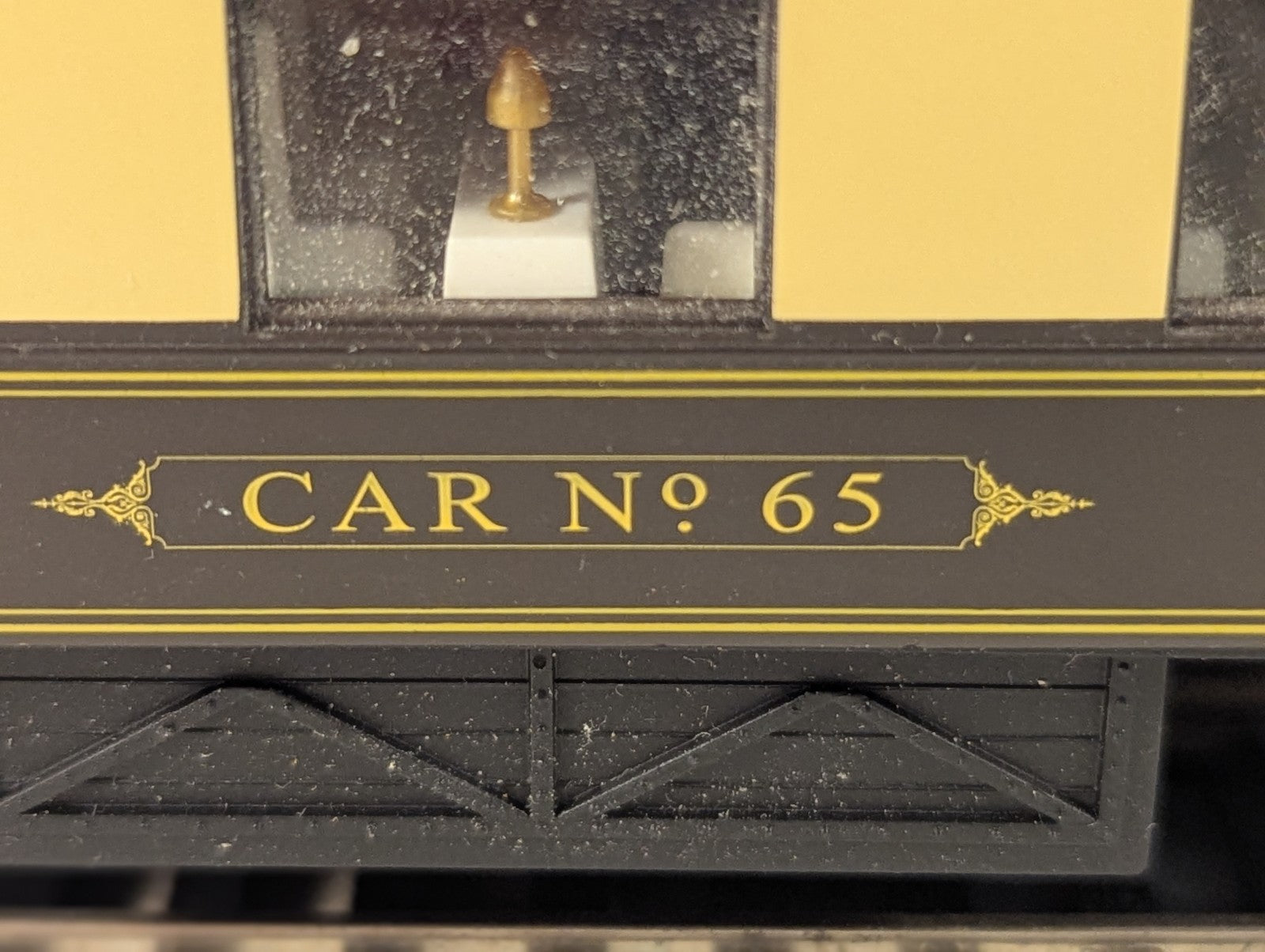 Hornby OO Gauge Pullman Brake Third Car No. 65 Coaches Pullman umber