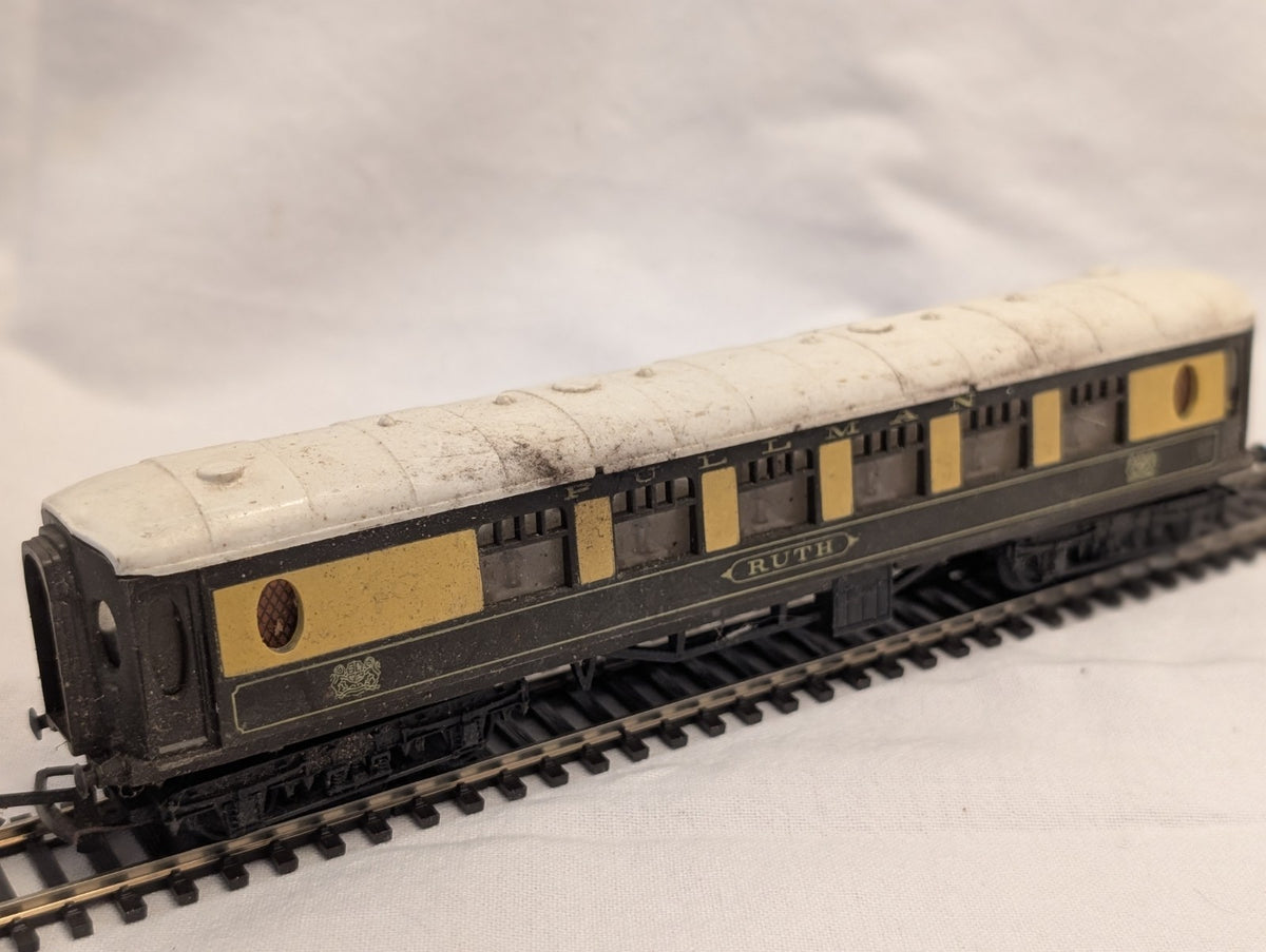 Tri-ang OO Gauge R228 Pullman Parlour Car “Ruth”