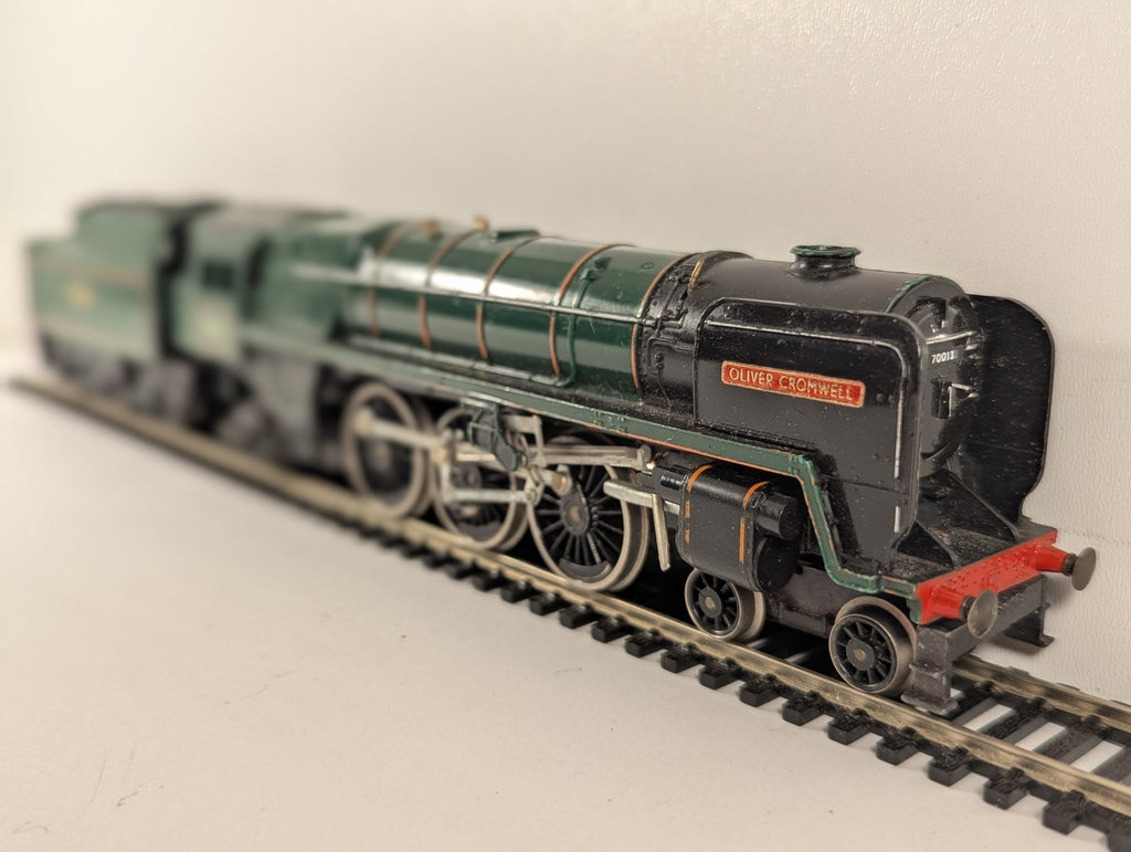 Tri-ang Hornby OO Gauge BR Class 7MT 4-6-2 'Oliver Cromwell' Steam Locomotive