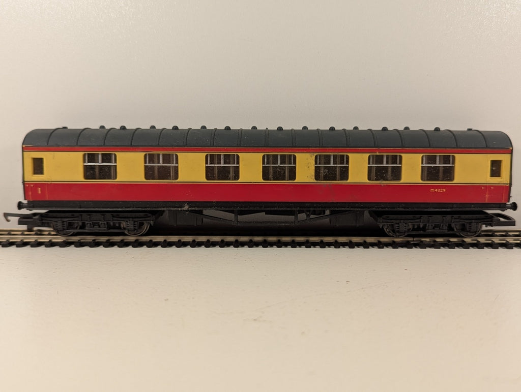 Hornby OO Gauge BR Composite 1st Class Coach