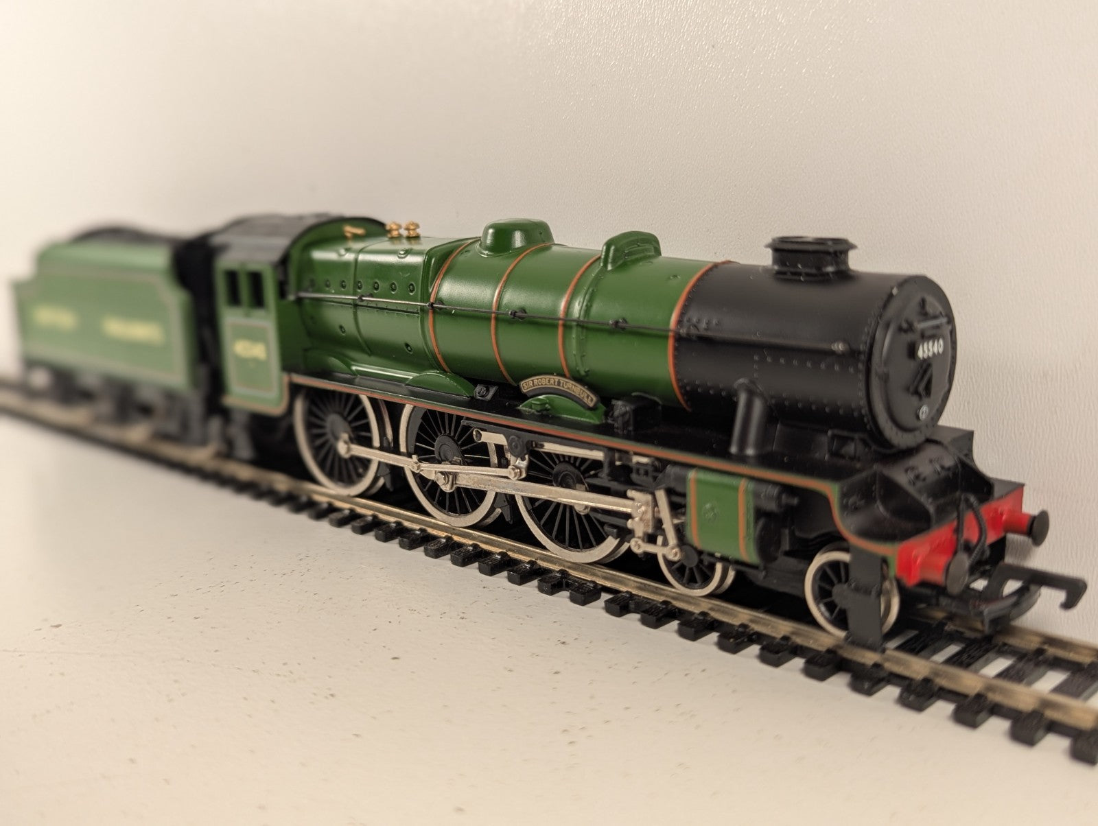 Mainline 37-075 Rebuilt Patriot Class 4-6-0 "Sir Robert Turnbull" BR Apple Green