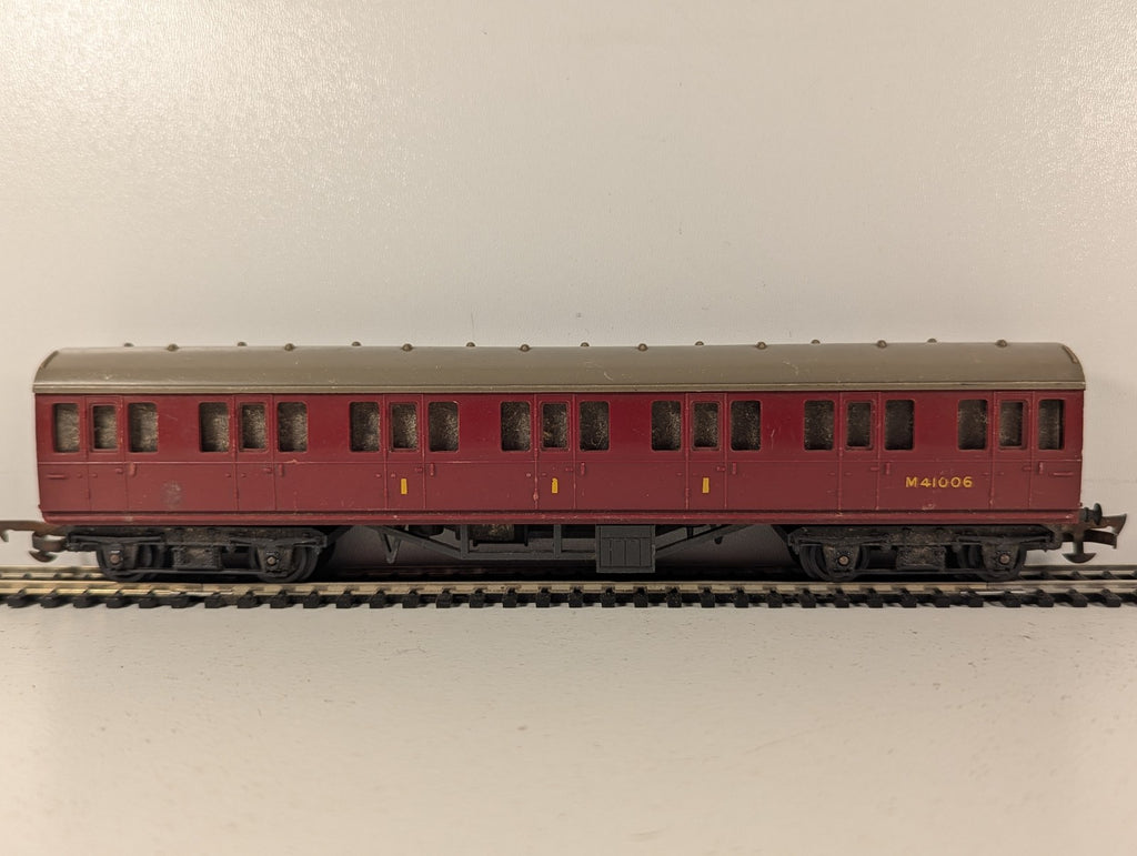 Tri-ang OO Gauge BR Suburban Coach Passenger Coach M41006 BR Maroon R21