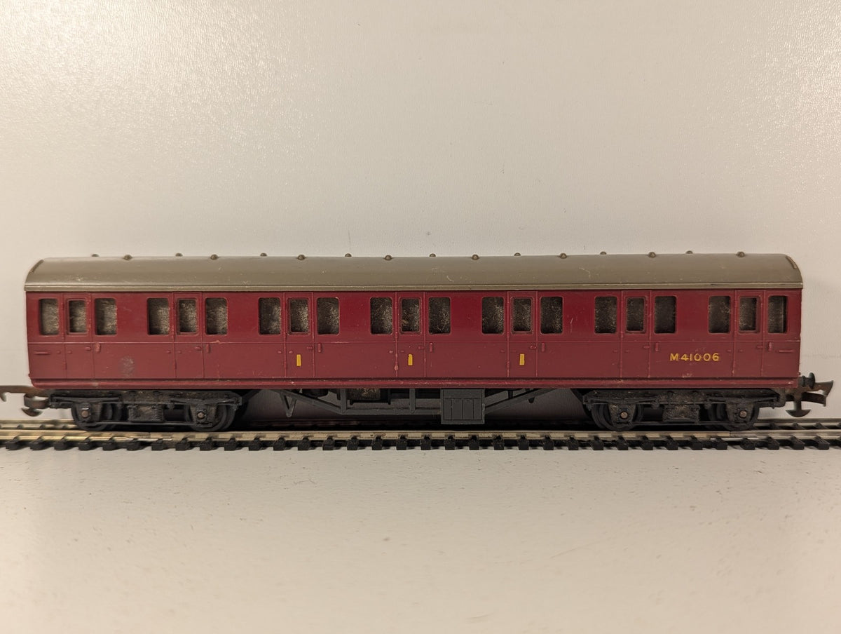 Tri-ang OO Gauge BR Suburban Coach Passenger Coach M41006 BR Maroon R21