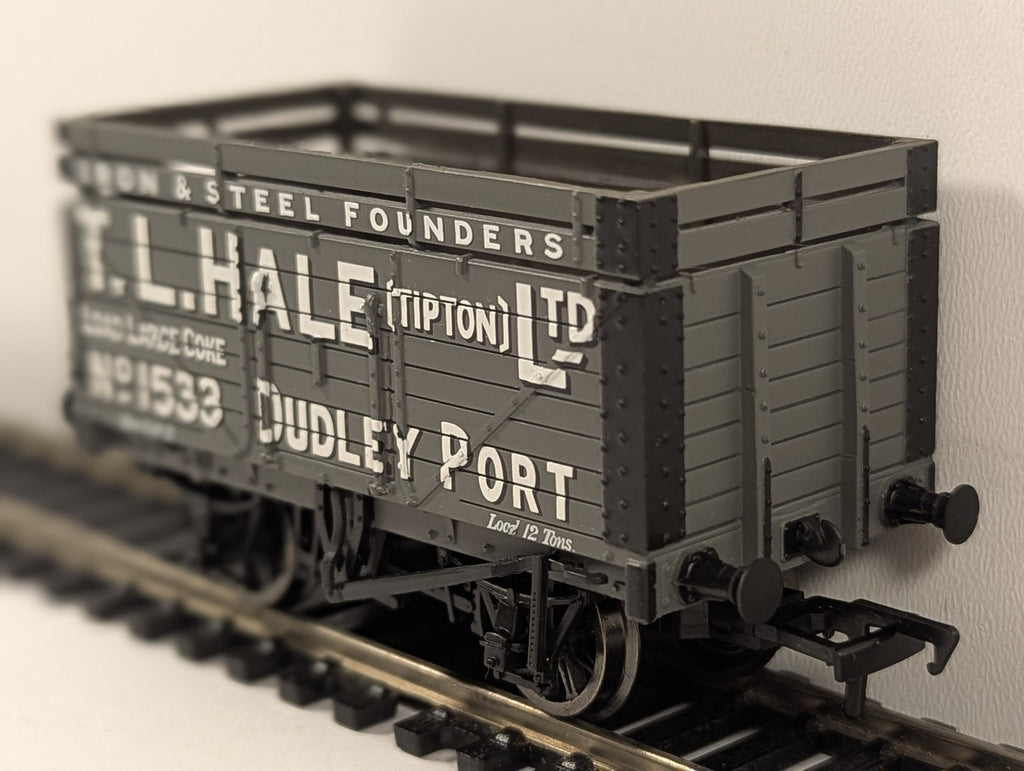 Bachmann OO Gauge 7 Plank End Door Wagon with Coke Rails T. L. Hale (Tipton) Ltd