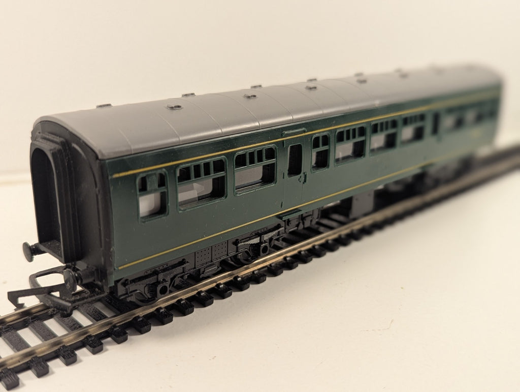 Hornby R334 OO Gauge Class 101 Metro Cammell Centre Coach M59120 – BR Green