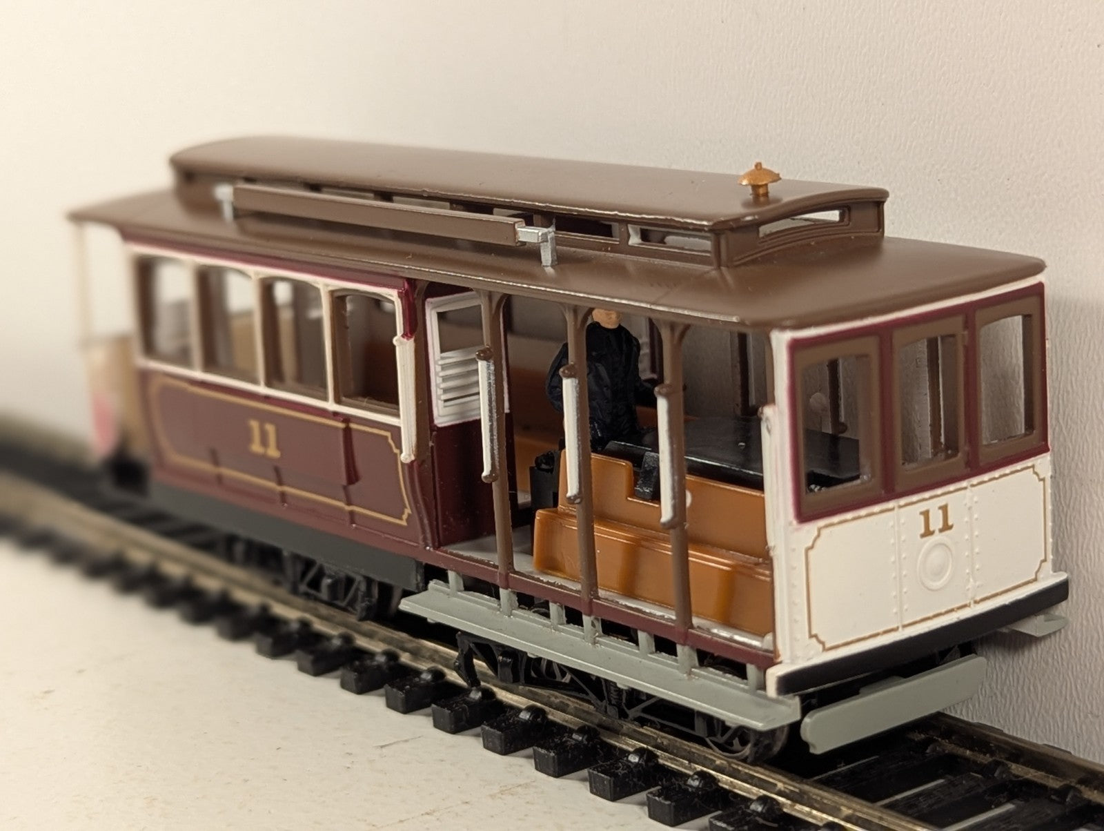 Bachmann HO Scale Cable Car 11 Red 60530 - Boxed