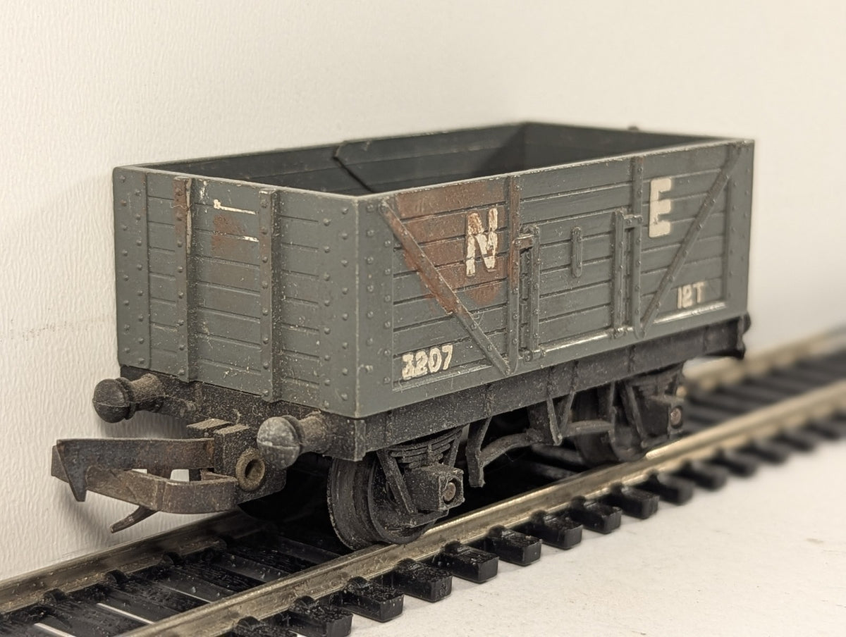 Tri-ang OO Gauge NE 5-Plank Open Wagon Goods Wagon 3207 NE Grey R.10