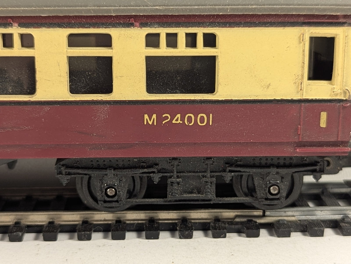 Tri-ang OO Gauge Main Line Composite Coach Passenger Coach M24001