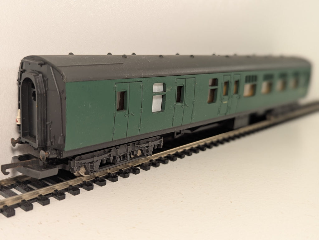 Lima 305334 OO Gauge Green British Rail Mk1 Brake Coach