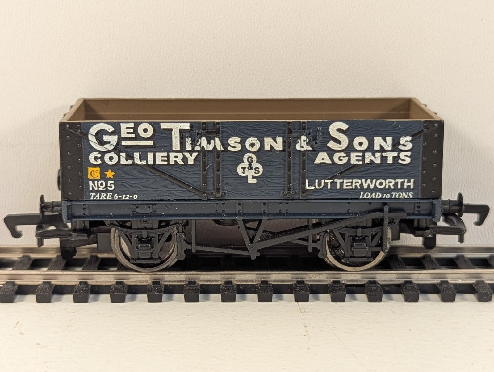 Mainline 37421 OO Gauge Timson Lutterworth 5 Plank Wagon - Wrong Box