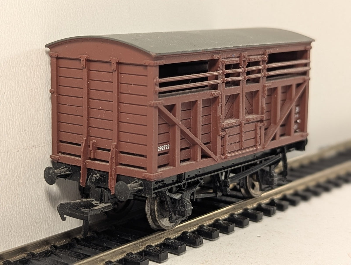 Bachmann OO Gauge 12T Cattle Wagon Goods Wagon M292722 BR Bauxite 38-100B