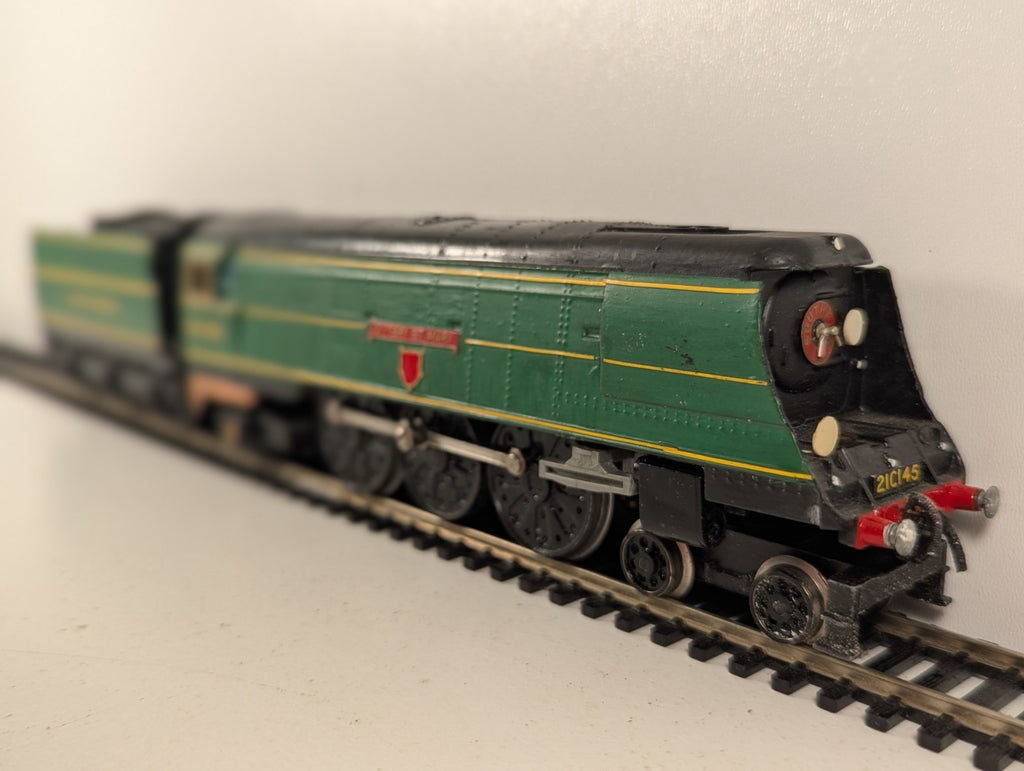 Wrenn OO Gauge Bulleid West Country Class 4-6-2 'Ottery St Mary'