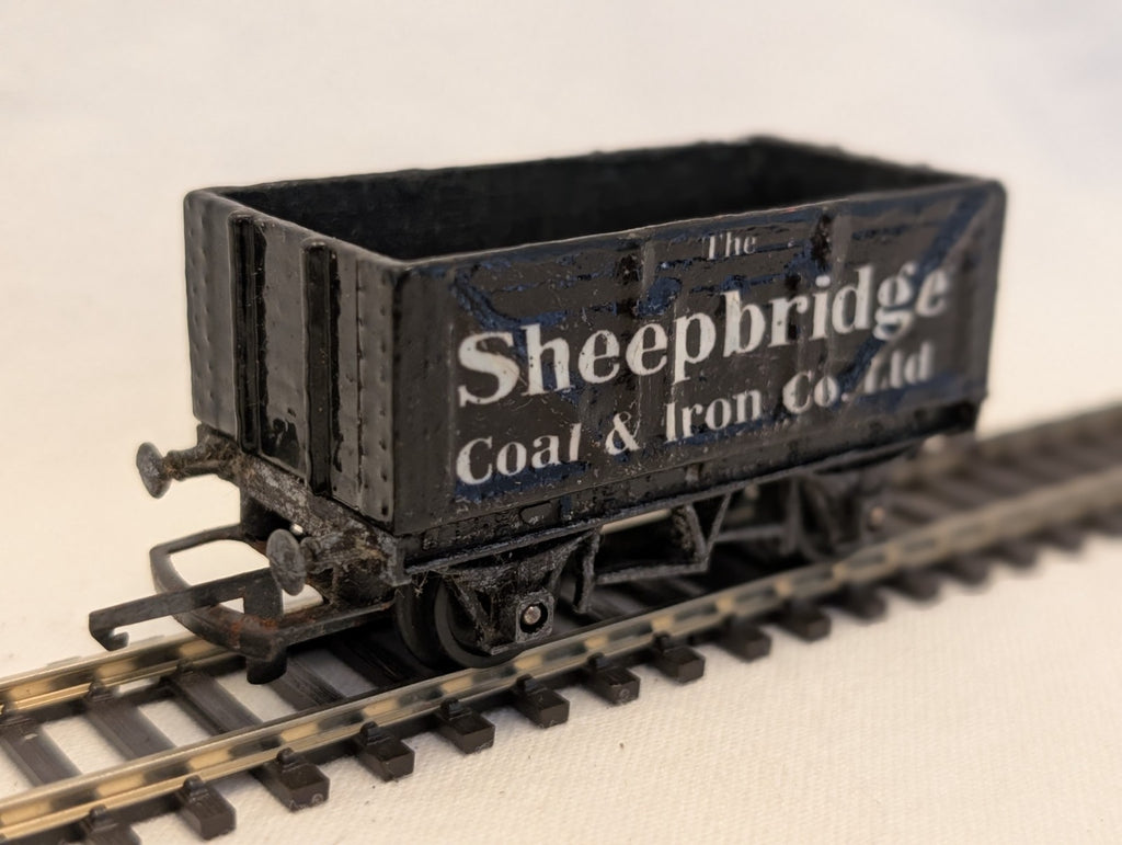 Tri-ang OO Gauge 7-Plank Coal Wagon Goods Wagon Sheepbridge Coal & Iron