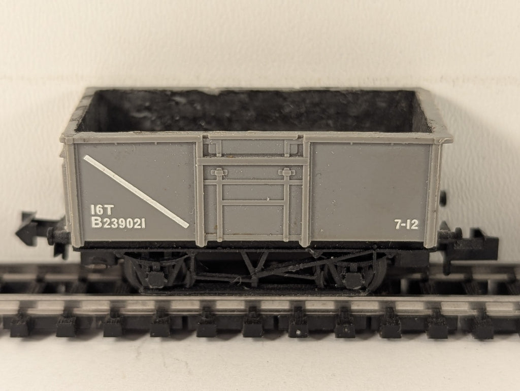 Minitrix N Gauge 16 Ton Mineral Wagon B239021 BR Grey